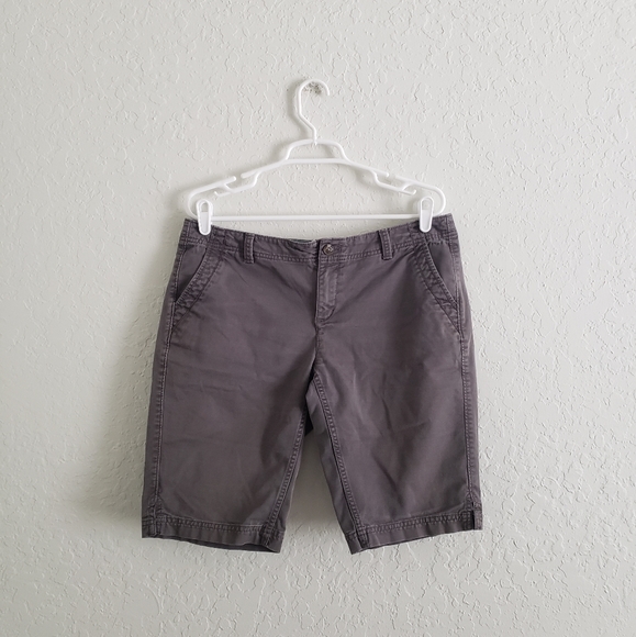 The North Face Womens Light Gray Bermuda Shorts - Picture 1 of 5